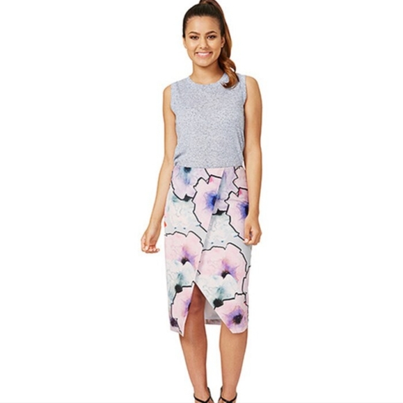 Dannii Minogue Petites size 10 floral wrap skirt NWT - Picture 2 of 9